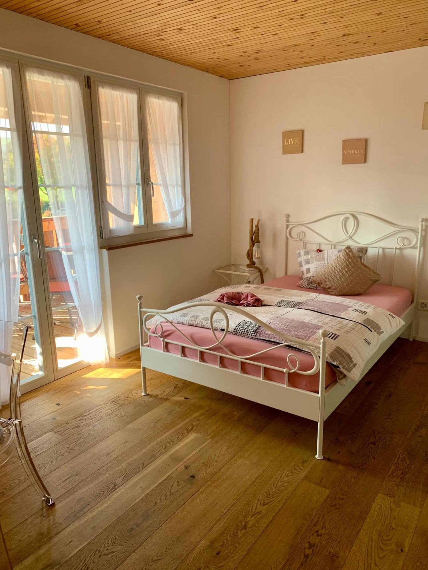 Conny'S B&B Niederweningen Ngoại thất bức ảnh