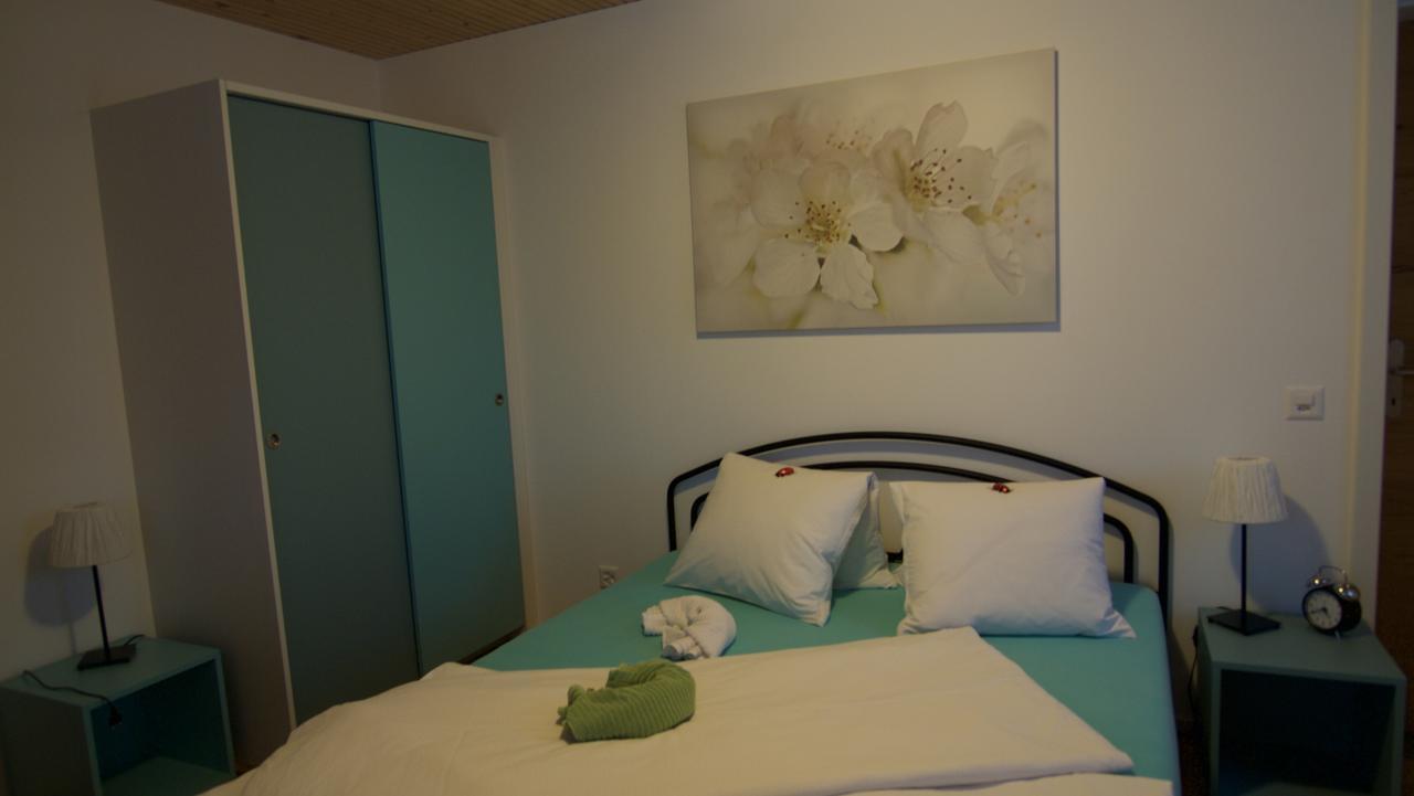 Conny'S B&B Niederweningen Ngoại thất bức ảnh