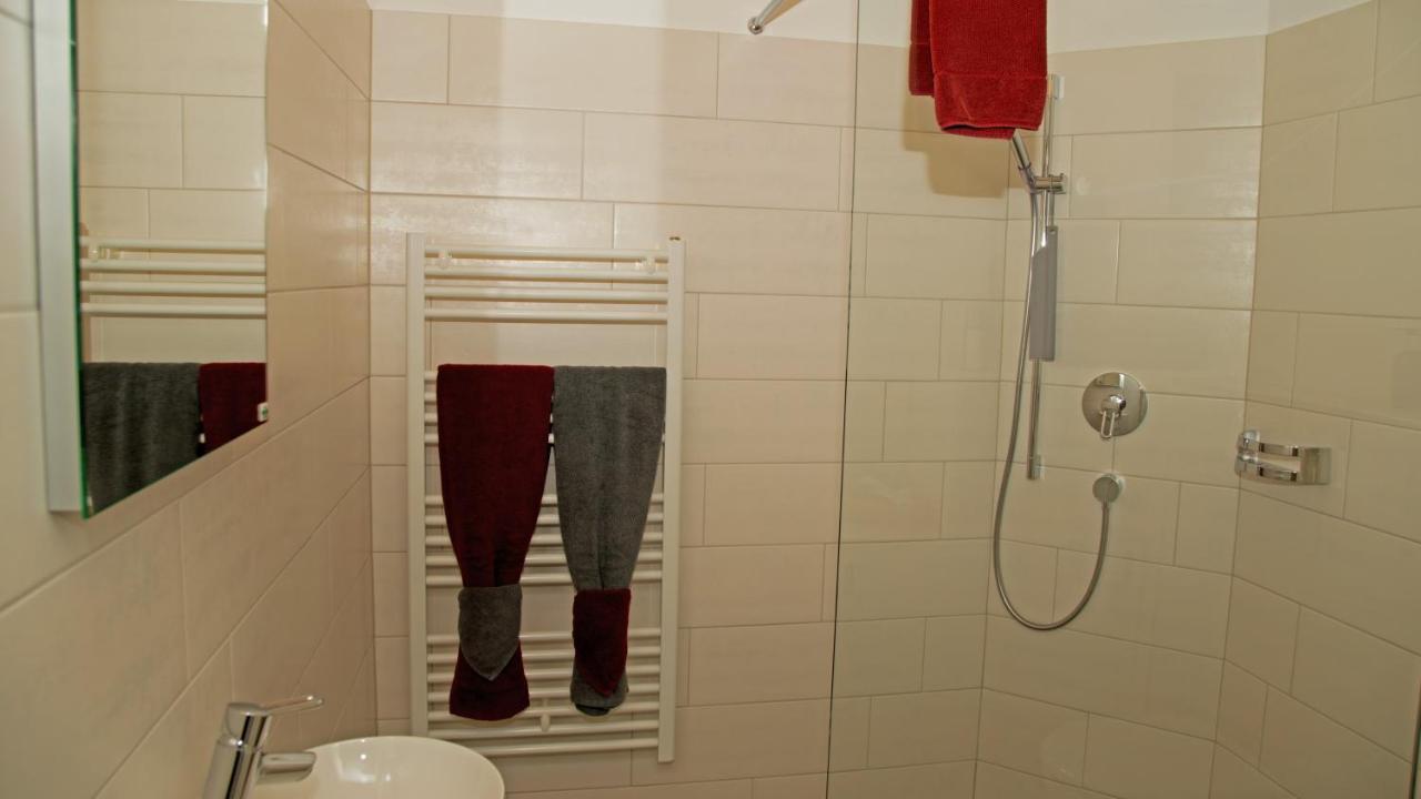 Conny'S B&B Niederweningen Ngoại thất bức ảnh